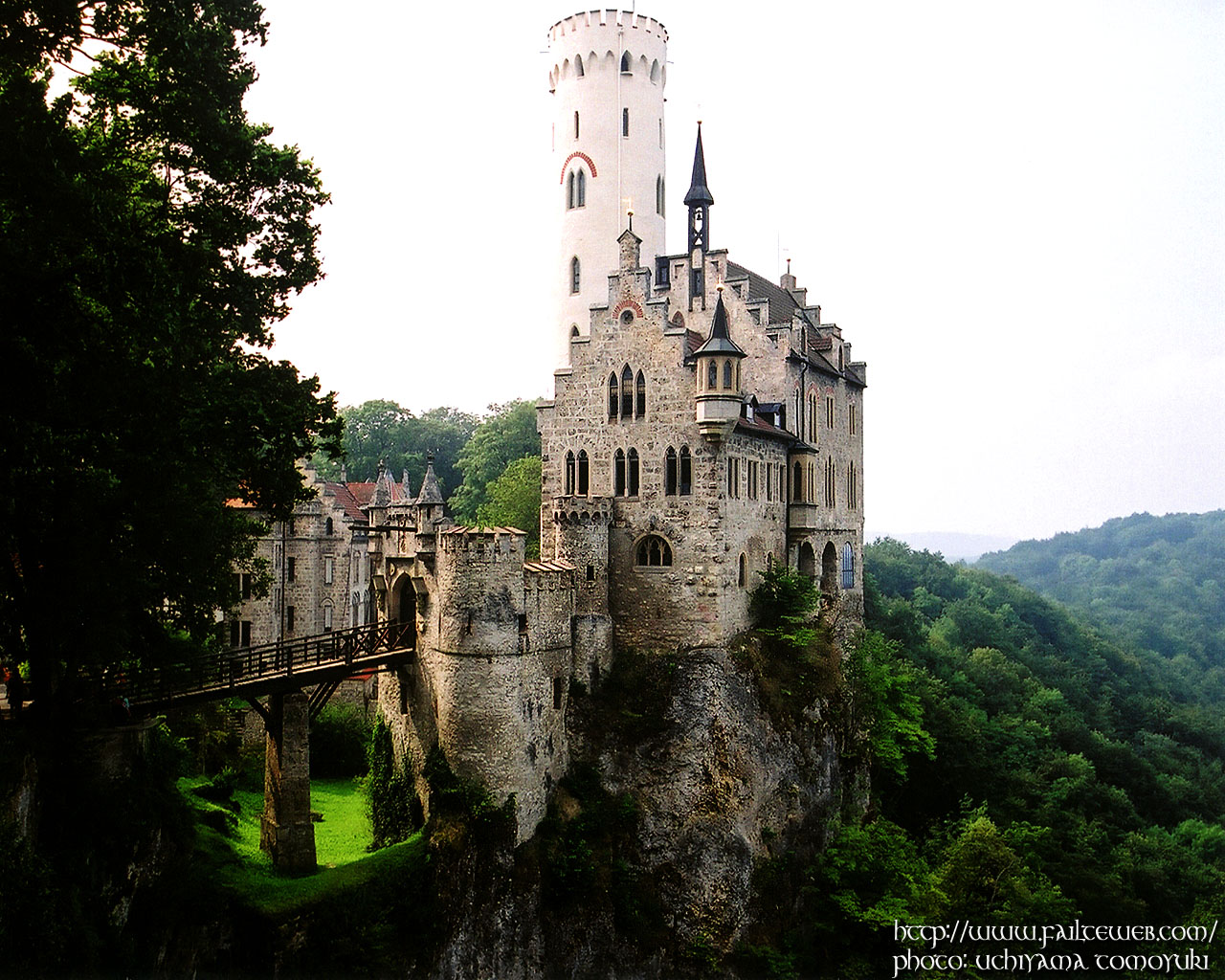 Schloss Lichtenstein WALLPAPER