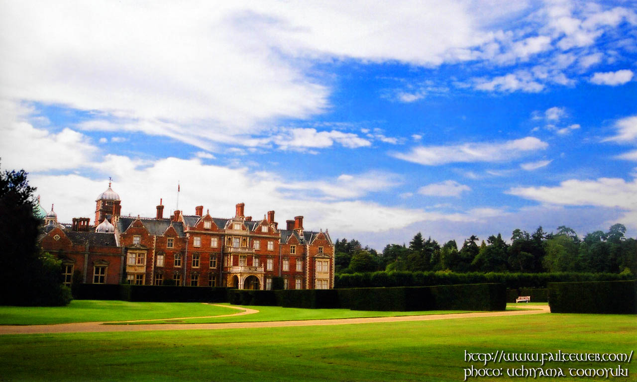 Sandringham House WALLPAPER